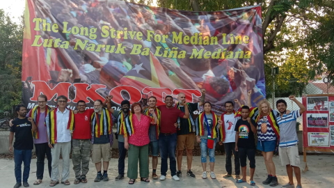 Timorese thank international activists for support on Timor boundary.