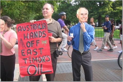 Australia hands-off Timor's oil